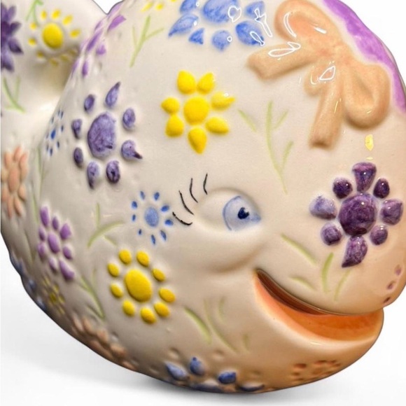 🔥 Vintage 1973 Flower Power Floral Ceramic Whale Figurine - Picture 4 of 6
